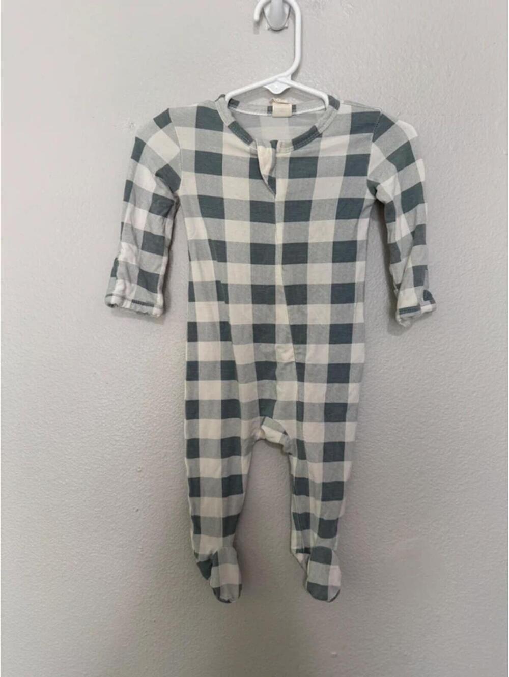 Kate Quinn bamboo zip footie size 0-3m